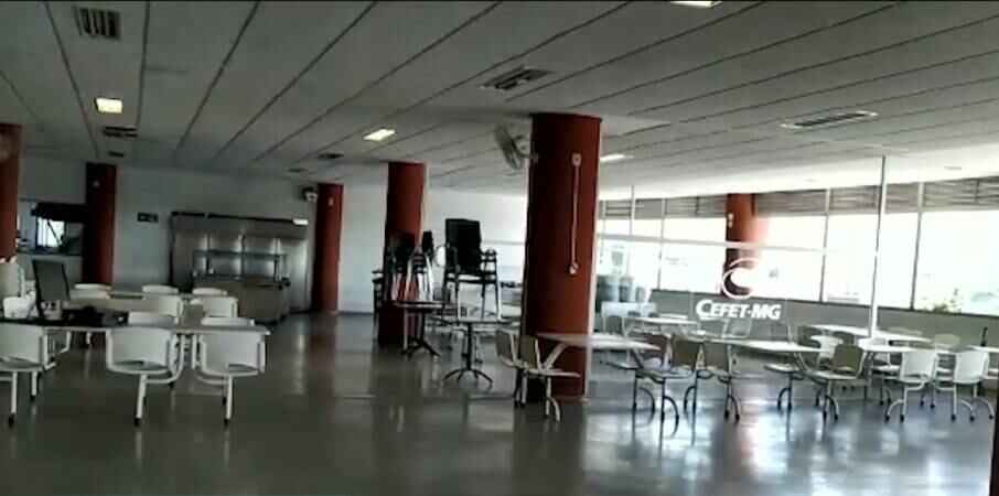 Estudantes encontraram refeitórios fechados