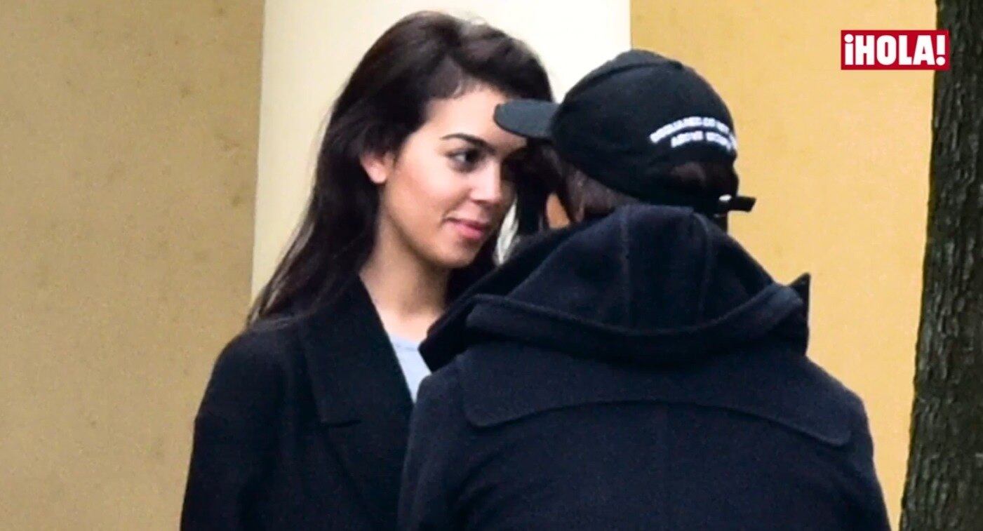 Agora o casal, que já precisou andar disfarçado em vias
públicas para não chamar a atenção, espera gêmeos. Vida longa aos pombinhos! Nenhum dos dois ainda se manifestou sobre a gravidez

R7 Esportes: Inscreva-se no canal do Youtube