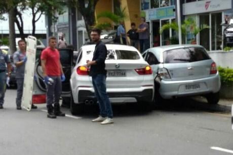 Carro de Zilu bateu em outro carro em Alphaville