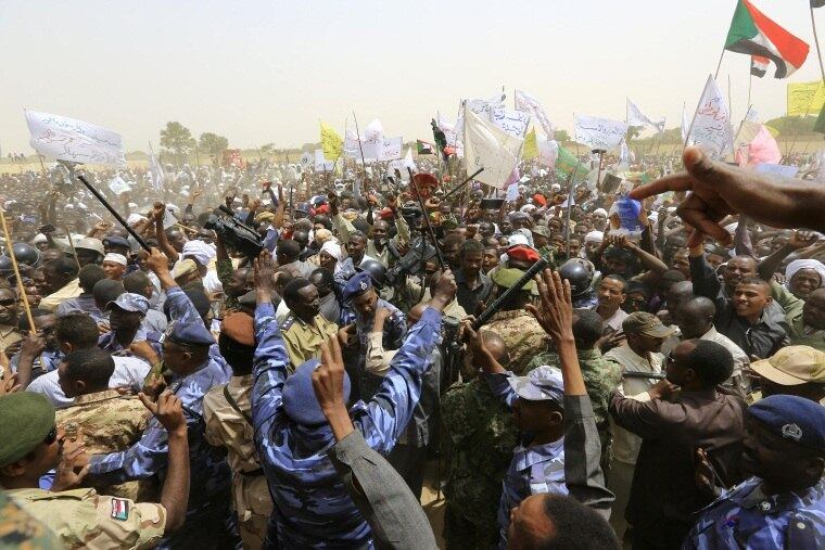 A água, portanto, tem se tornado cada vez mais decisiva para o desenvolvimento de países e a sobrevivência de populações. Muitas nações acabam travando conflitos para reivindicar nascentes ou, quando os rios se originam além de suas fronteiras, impedir que um país vizinho dificulte o acesso à água