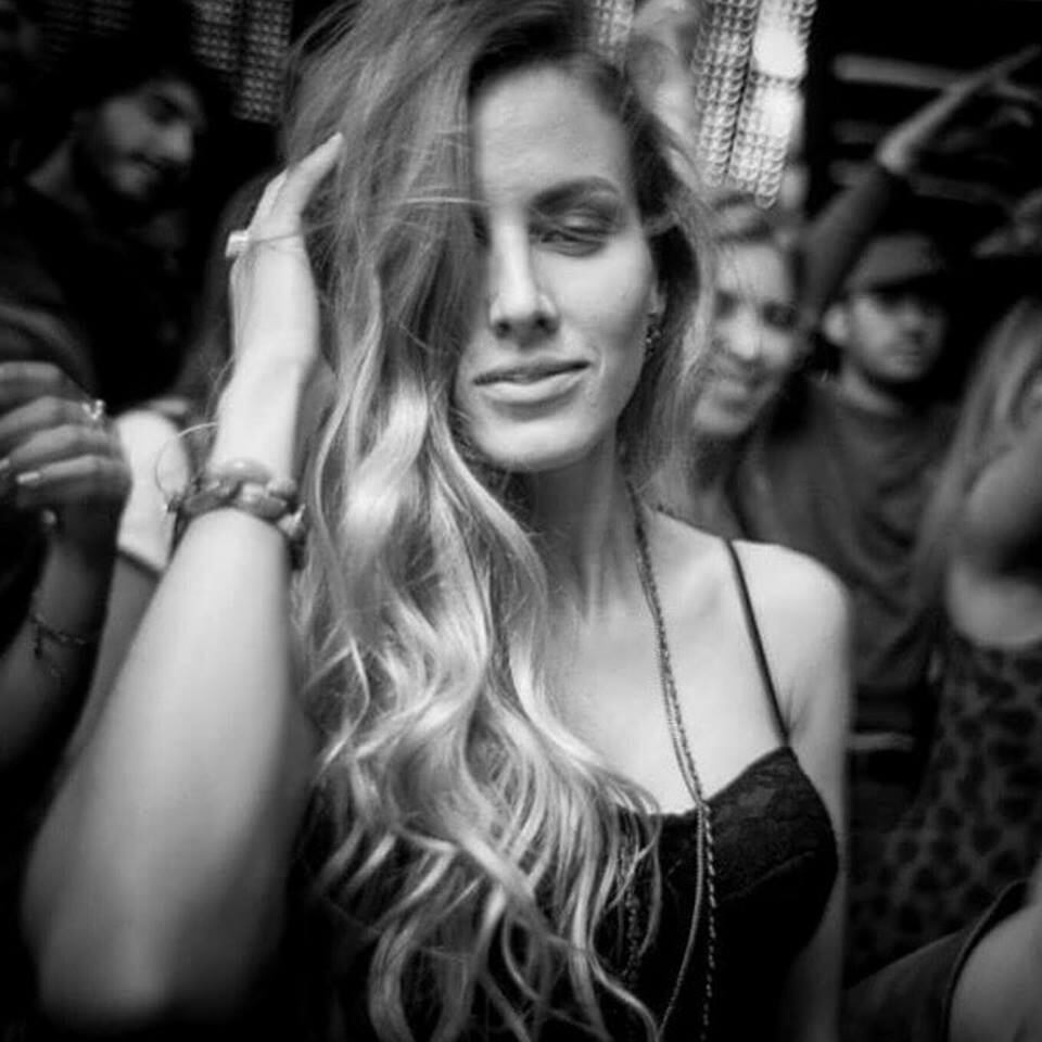 A jovem mora sozinha em Santa Bárbara d’Oeste, mesma cidade
onde moram os pais dela. Atualmente, ela trabalha como representante comercial