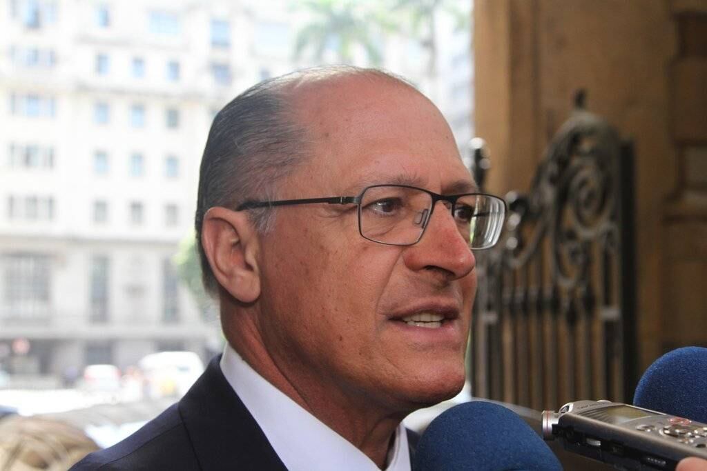 Opção por proteger secretários pode prejudicar pretensão eleitoral