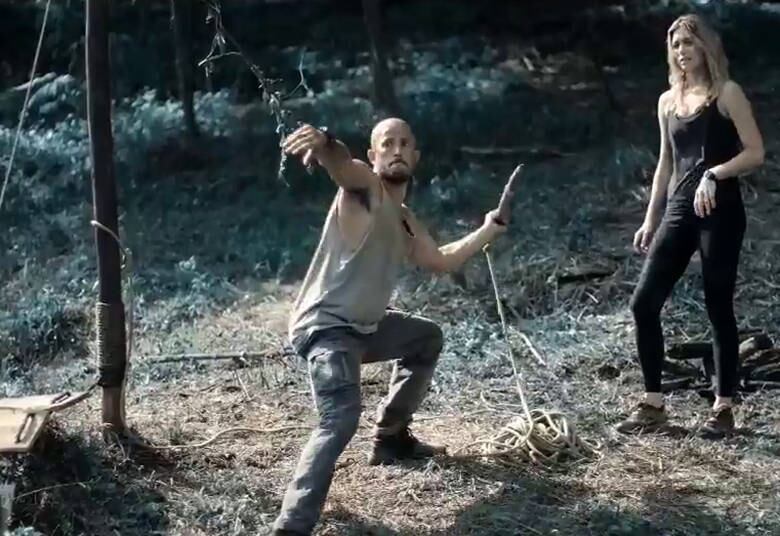 Com muita força e precisão, ele arremessa para o lado oposto do local em que estava com Suzana

• VÍDEO: Maquiador mostra como são feitas as marcas de arranhões e tombos dos personagens de Sem Volta
