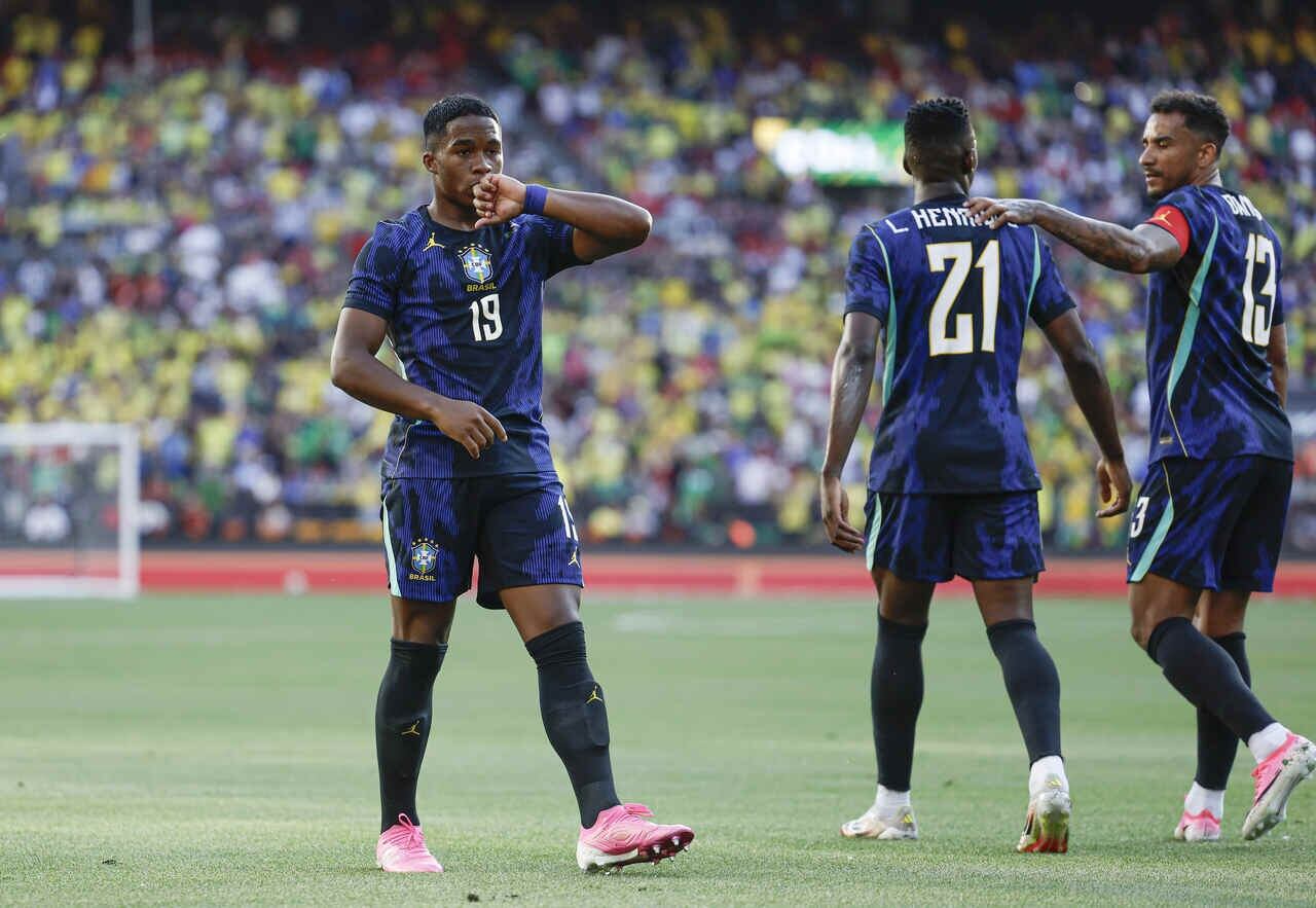 Camisa azul da seleção tem melhor aproveitamento em Copas e volta a ser usada contra o Haiti