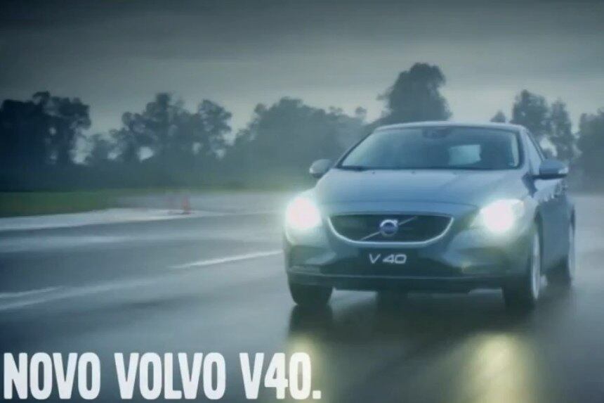 Curto, o comercial do V40 chama a atenção por brincar com uma das maiores polêmicas da carreira do Rubinho e, por tabela, mostrar os concorrentes do Volvo, algo raro no País
Veja o vídeo completo
Quer saber tudo sobre carros? Acesse www.r7.com/carros