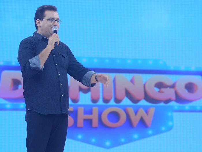 A jornalista Sônia Abrão é a convidada do quadro Roleta da Morte. Nele, ela terá de responder a perguntas inusitadas, divertidas e polêmicas, com a presença
dos personagens Bin Laden, Morte, anão Marquinhos e Candinha. Assista à chamada do programa