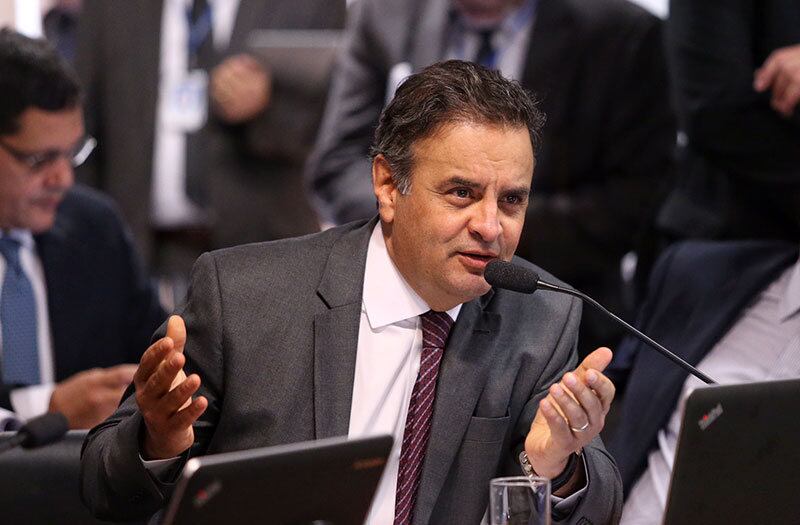Tesoureiro informal de Aécio trocou mensagens com empreiteiro no mesmo dia em que ele confirmou doação de campanha a Dilma