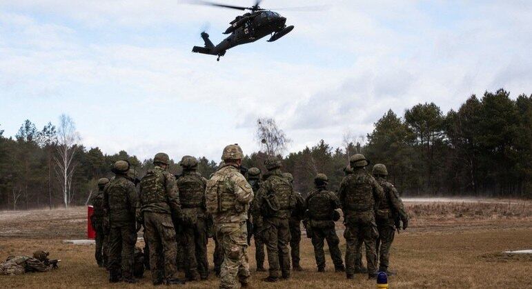 Tropas americanas não lutarão contra russos em solo ucraniano