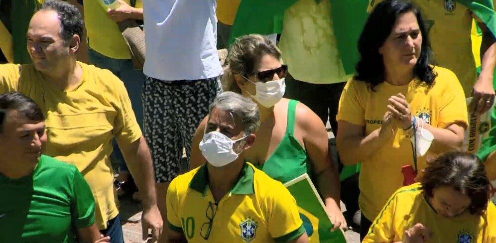 Manifestantes usaram máscaras contra coronavírus