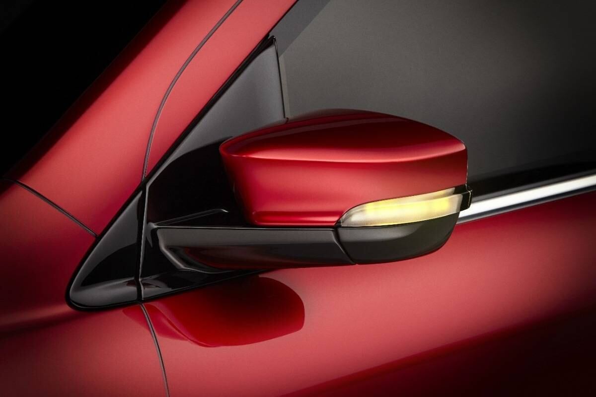 Alguns detalhes, como as luzes indicadoras de direção no retrovisor, são exclusivos da versão indiana do Ka Sedan

Saiba tudo sobre carros! Acesse R7.com/carros