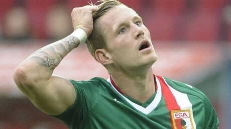 Também com média de 2,7 , Andre Hahn, do Augsburg, já deu 62 caneladas nos adversários