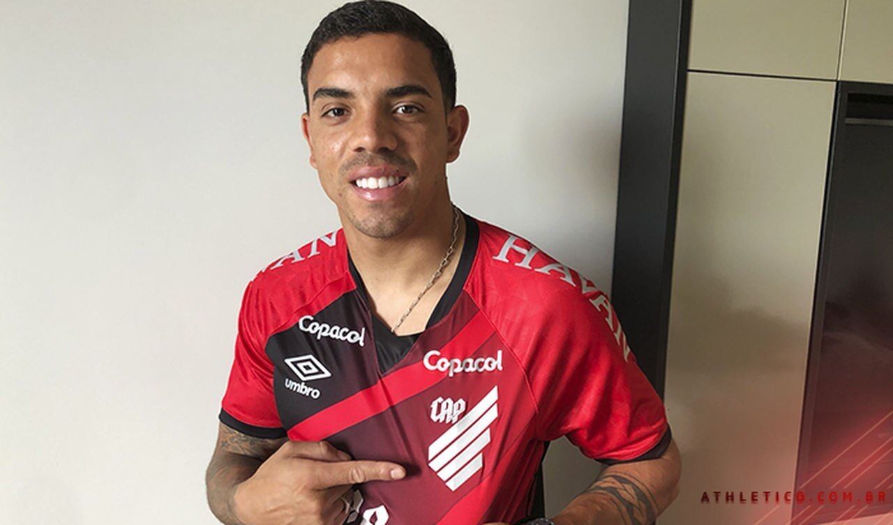 Terans - Meia-atacante de 27 anos que se destacou no Athletico-PR