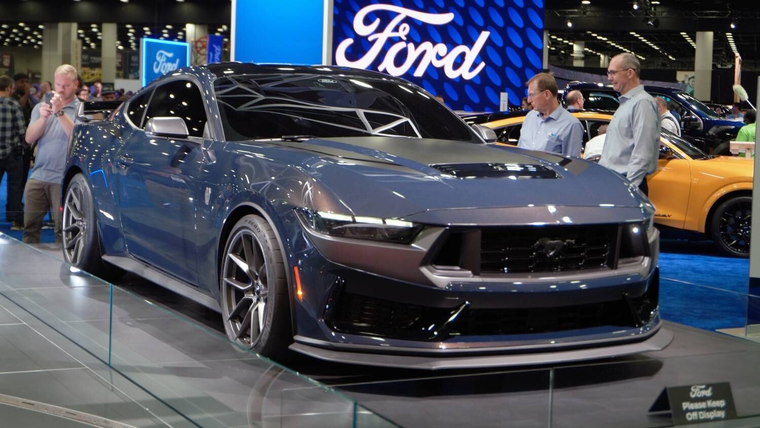 Mustang Dark Horse exibido no Detroit Auto Show
