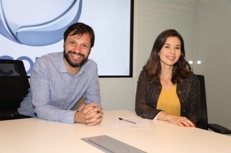 Antonio Guerreiro, vice-presidente de jornalismo da Record TV, e Natalia Teodoro