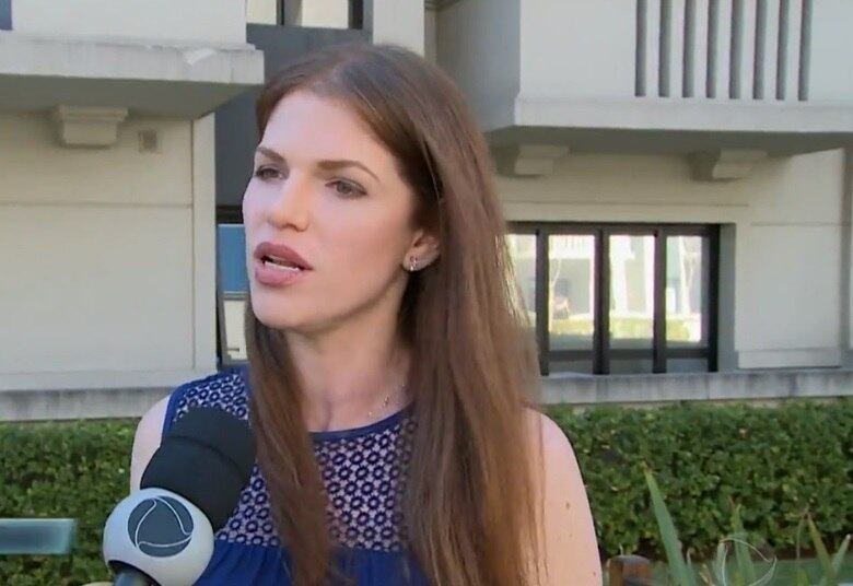 A dermatologista Camila Petzold também explica: “Há indícios
de que os sais de alumínios podem ser absorvidos pela nossa pele da axila.
Existe uma suspeita de que eles podem estar relacionados com o câncer de mama. Entretanto,
muitas pesquisas vêm sendo realizadas nos últimos anos e não se chegou a um consenso”
