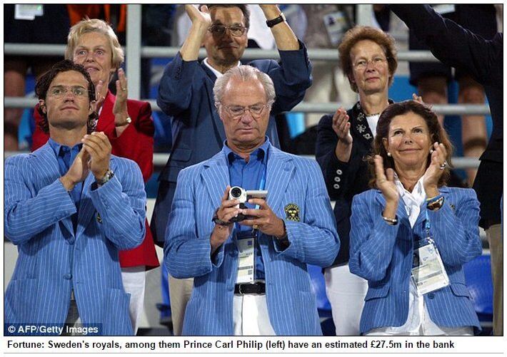 Com uma fortuna pessoal de R$ 109 milhões (27.5 milhões de libras), a
realeza sueca pode desfrutar do Palácio Real de Estocolmo. Apesar disso, Carl
Gustaf e sua esposa, a rainha Silvia, vivem em um local mais modesto, o Palácio
de Drottningholm