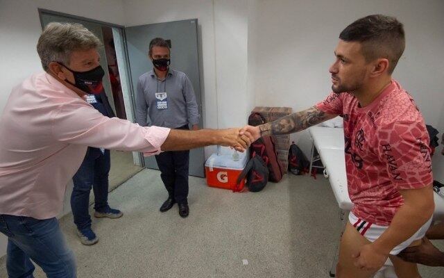 Renato Gaúcho e Arrascaeta. Ele precisa do jogador. Contra o Palmeiras