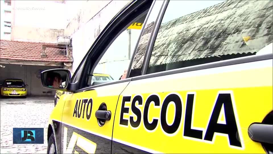 Governo pode acabar com a obrigatoriedade de aulas em autoescolas para emissão de CNH