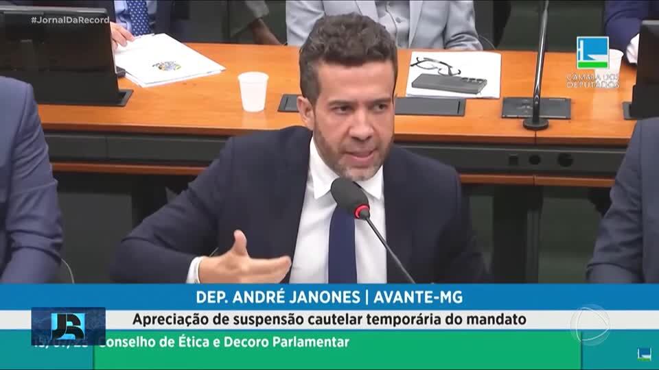 Conselho de Ética da Câmara suspende por três meses o mandato de André Janones (Avante-MG)