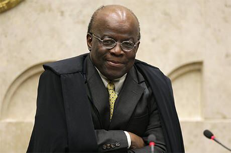 Valor pago aos profissionais seria de aproximadamente R$ 10 mil
