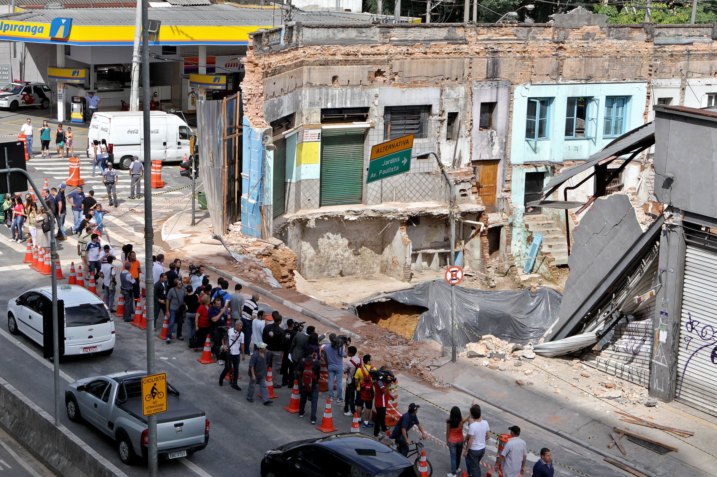 Obra desabou na avenida Liberdade na quinta-feira (28)