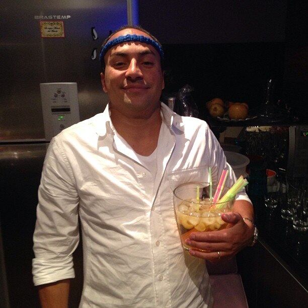 Aos 36 anos, Aílton já não deve mais satisfações a nenhum torcedor e não se incomoda em mostrar seu lado festeiro nas redes sociais. Geralmente com legendas em espanhol, para agradar seus fãs mexicanos, o ex-jogador costuma postar fotos comprometedoras em seu Instagram.

— A essa hora já não sabia mais quem eu era