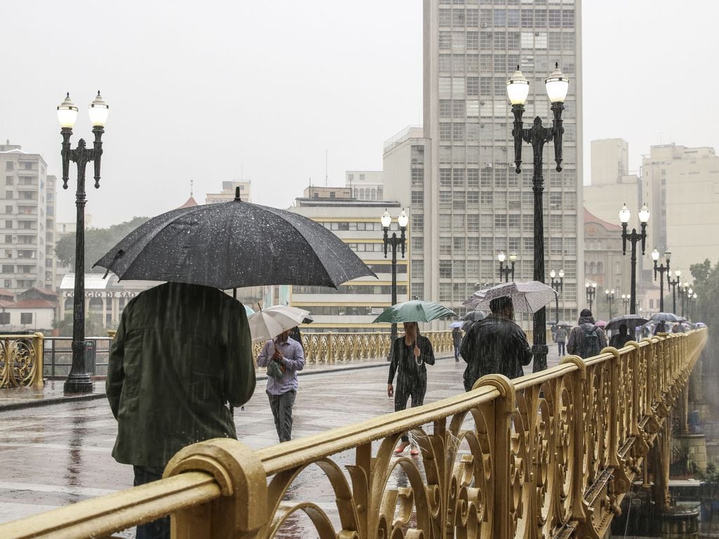 Deve chover a qualquer hora do dia, de acordo com o Climatempo