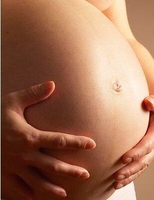 O médico Dorin Scladan que cuidou da romena no hospital disse que a barriga dela era realmente de uma gestante de nove meses.

— Não tínhamos como pensar que ela não estava grávida 
