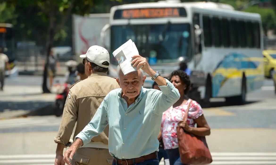 São Paulo e Rio de Janeiro entram em alerta para calor extremo nos próximos dias