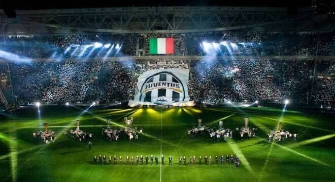 O Allianz Stadium, em noite de gala