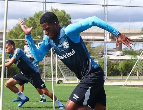 Oito dos 20 clubes que compõem a elite do futebol brasileiro projetam retornar aos treinos em meio à pandemia. Mesmo assim, somente Grêmio e Internacional já têm data para iniciar os trabalhos presenciais