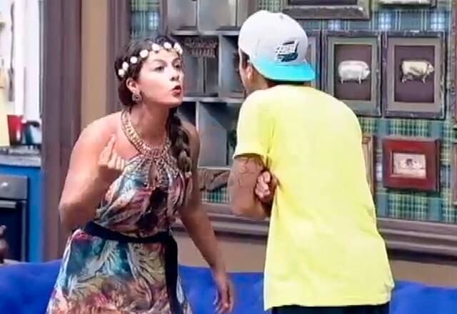 Babi Rossi x Brunninha x DH
De forma calorosa, Babi, Brunninha e DH demonstraram descontentamento com as atitudes de alguns peões de A Fazenda 7