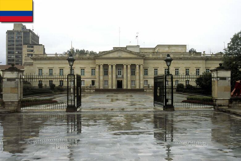 A Colômbia foi o destino do ex-presidente em agosto de 2011. Na viagem, durante palestra em Bogotá, Lula afirmou que é dever do Estado liderar o combate à fome, mas destacou que “o Estado só deve fazer sozinho aquilo que não é possível fazer em parceria com a sociedade”