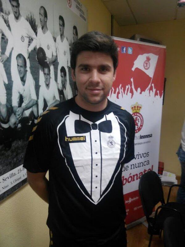 Fundado inicialmente no ano de 1985 com o nome de Ariake Football Club, o clube passou por várias modificações até o ano de 2005, quando se uniu ao Kunimi Football Club, adotando a partir daí o nome atual de V-Varen
Nagasaki e mudando totalmente sua história

Experimente grátis: todos os programas da Record na íntegra no R7 Play
