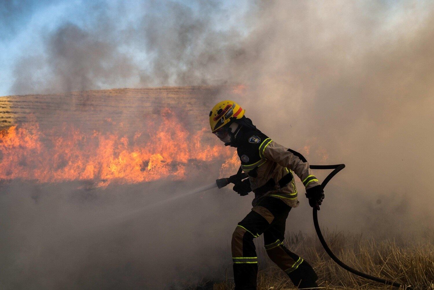 A Conaf explicou que atualmente há 45 incêndios controlados e oito extintos da região de Maule, a 200 quilômetros de Santiago, até o sul em todas as regiões, exceto Magallanes
Veja mais: Terremoto demagnitude 6,7 atinge a costa do Chile