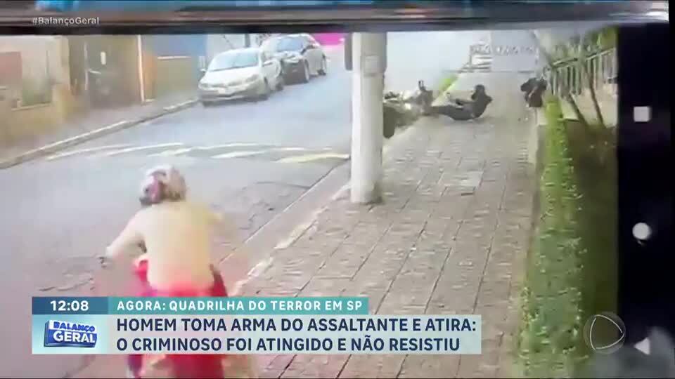 Homem desarma assaltante e atira; criminoso não resiste aos ferimentos
