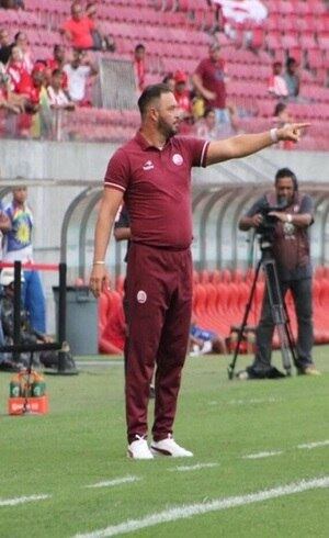 Roberto Fernandes comanda o Náutico