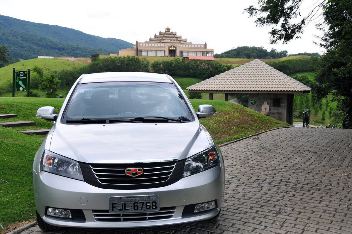 Sem surpreender, o Geely EC7 continuará restrito a um nicho com baixo volume de vendas — algo próximo da meta de 1.400 carros que a marca pretende faturar no Brasil este ano, mas distante dos 8.000 esperados para 2015

Leia a avaliação completa
Quer saber tudo sobre carros? Acesse www.r7.com/carros