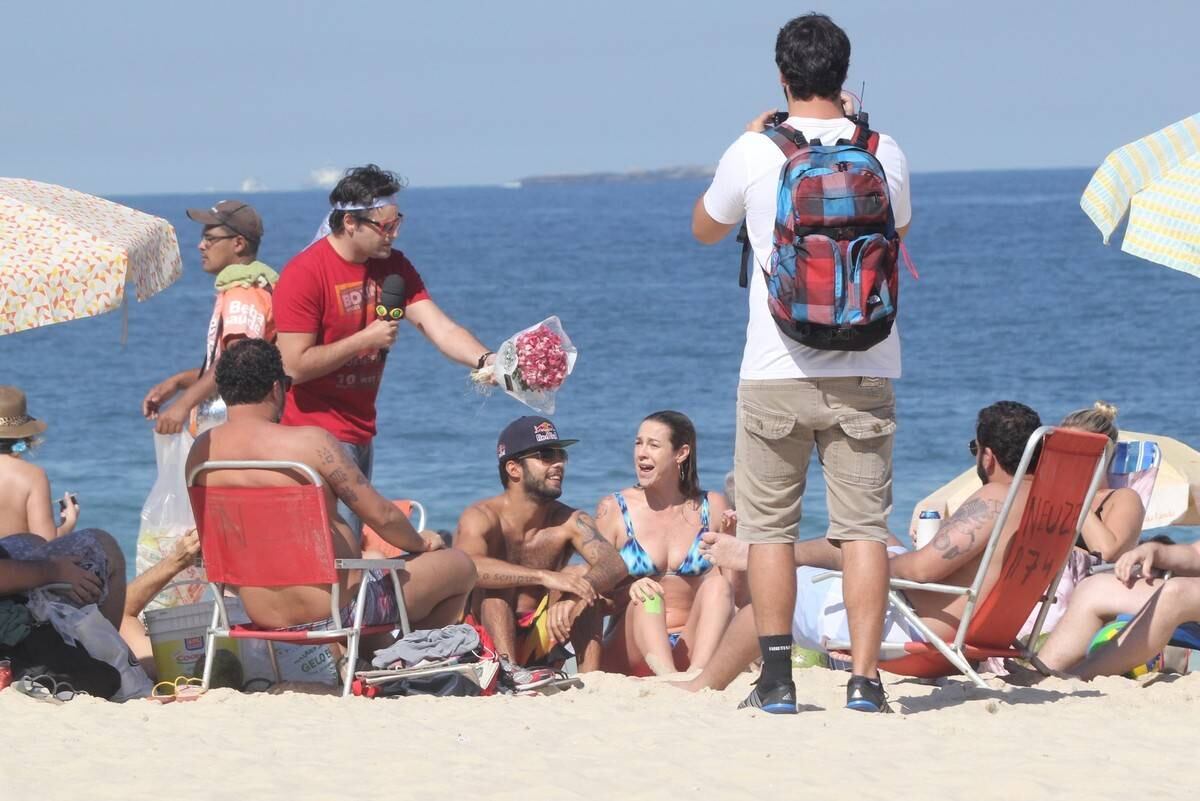 Luana Piovani fica brava com a presença do Pânico na praia