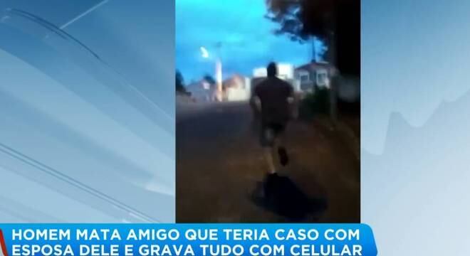 Enquanto gravava, Marinilbes perseguiu amigo até que o matou