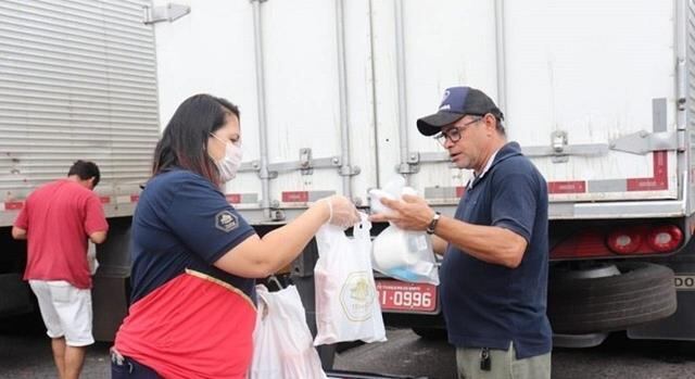 Diante do fechamento dos restaurantes em beira de estrada, caminhoneiros precisam se alimentar