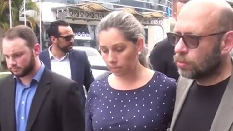 Depois da polícia decidir fazer uma vistoria na casa do casal, a mulher acabou se entregando e confessando o crime. Os vizinhos e familiares ficaram chocados com a notícia de que Valdemir foi encontrado no freezer 