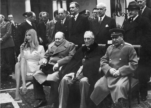 Segundo o jornal britânico The Guardian, a brincadeira
começou depois que o jornalista Erin Ryan publicou um meme de Ivanka na Conferência
de Ialta — que decidiu os rumos da 2ª Guerra Mundial — ao lado dos líderes Churchill,
Roosevelt e Stalin
Leia também: Porta-voz da Casa Branca sai do cargo como defensora fiel de Trump