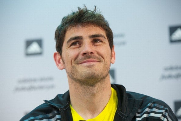 Casillas é o queridinho das mulheres, principalmente, devido a sua cara de bom moço. O goleiro do Real Madrid faz aquela linha: "é o genro que toda mãe quer"