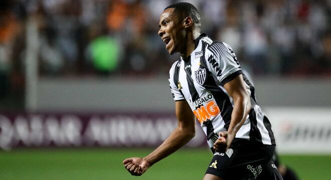 Galo viaja até Argentina para enfrentar o Colón pela semifinal da Sul-Americana