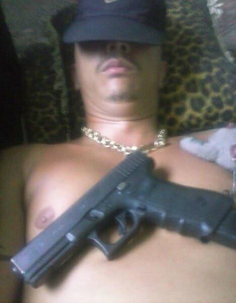 — Pronto pra bagaçar uns cp daq a pouco ' vou pegar dormino (sic)