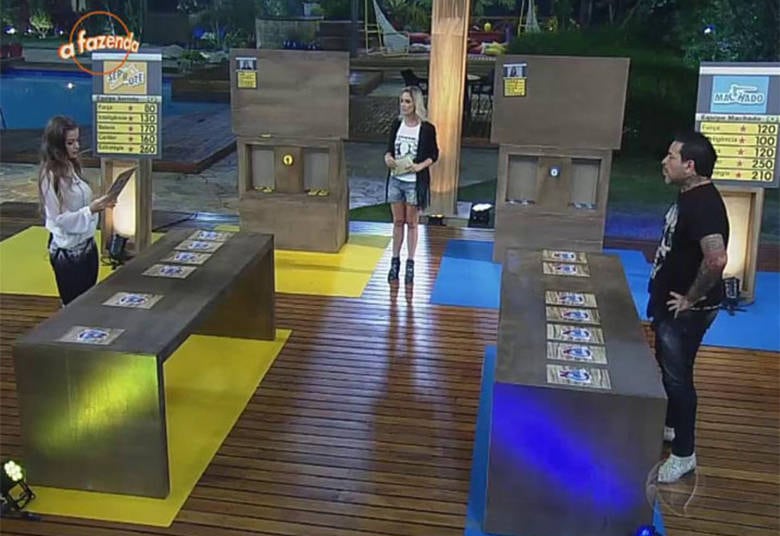 A primeira atividade do programa foi uma avaliação sobre
cada peão feita por eles mesmos. O quesito mais alto de Rayanne foi a beleza,
ganhando cinco estrelas

+ Em atividade, peões comentam momentos marcantes de cada uma das semanas de confinamento
+ Turma do Ronco: Peões descansam durante a tarde do último sábado de A Fazenda 8
+ Douglas, Rayanne e Ana Paula cantam músicas de Latino e peão enfatiza: “Quem planta sacanagem colhe solidão”


