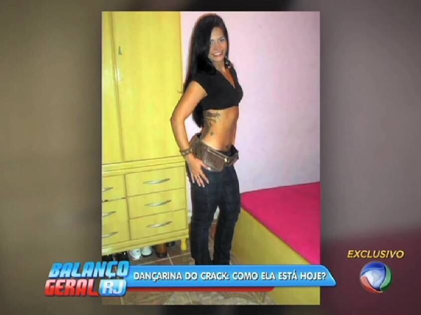 ... e dançarina em uma companhia de funk conhecida