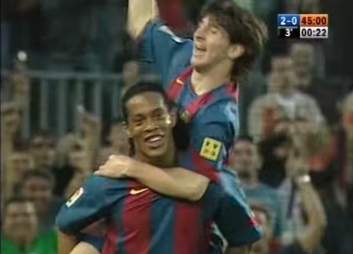 No Barça, chegou com apenas 13 anos e 1,40 de altura – ele tem 1,70m. Chamou atenção da equipe principal em pouco tempo e chegou a ser chamado e adotado como “irmão mais novo” de Ronaldinho Gaúcho, que o ajudou em seu início.