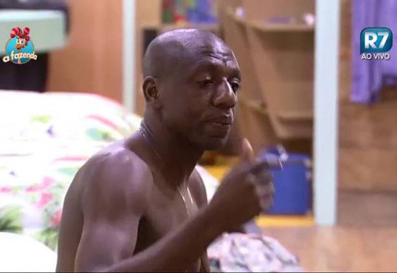 Rebeca Gusmão foi outra participante que já se divertiu com Amaral. Quer saber o que ele aprontou? Clique aqui! 

+ "Meu silêncio é uma poesia, eu calada sou uma poeta" filosofa Mara Maravilha
+ Douglas Sampaio trolla JP na cozinha da sede
+ Equipe Machado discute estratégias de jogo e Marcelo Bimbi acha que já está na mira da Roça
+ Assista às íntegras dos programas da Rede Record no R7 Play. Assine! 
